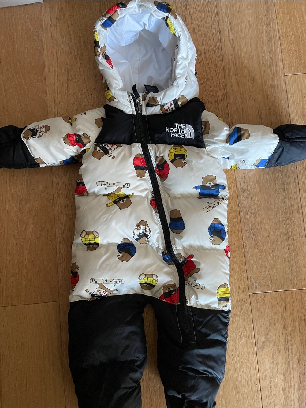 The North Face White Bear-Print Hooded Puffer Baby Bunting (6-12mo) Like New!